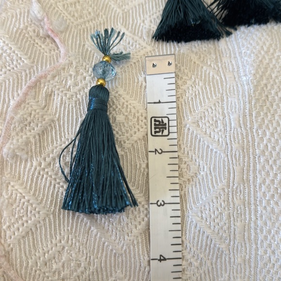 20 Teal Blue Tassels W/ Blue Accents fArts Crafts
Upholstery Jewelry Bedding C - Picture 7 of 9